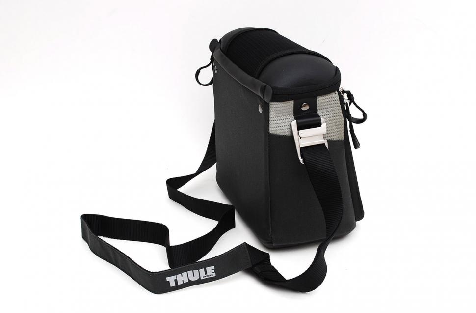 Review Thule Pack n Pedal Handlebar Bag road.cc